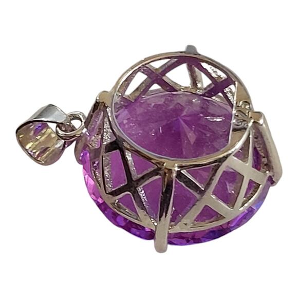 925 Silver Round Quantum Cut Purple Amethyst Color Solitaire Charm - Picture 6 of 6